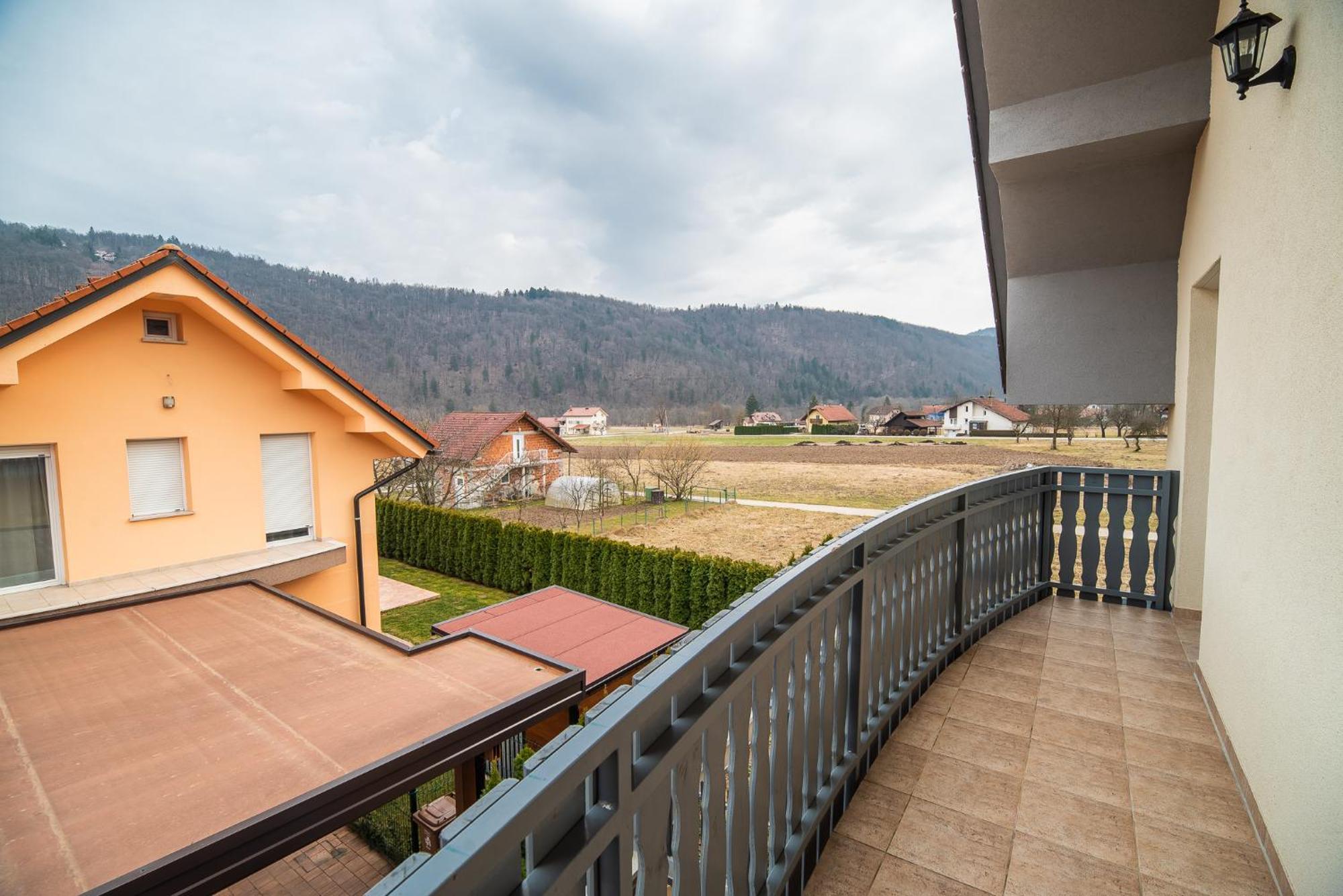 Apartment Zelimlje Skofljica Bagian luar foto
