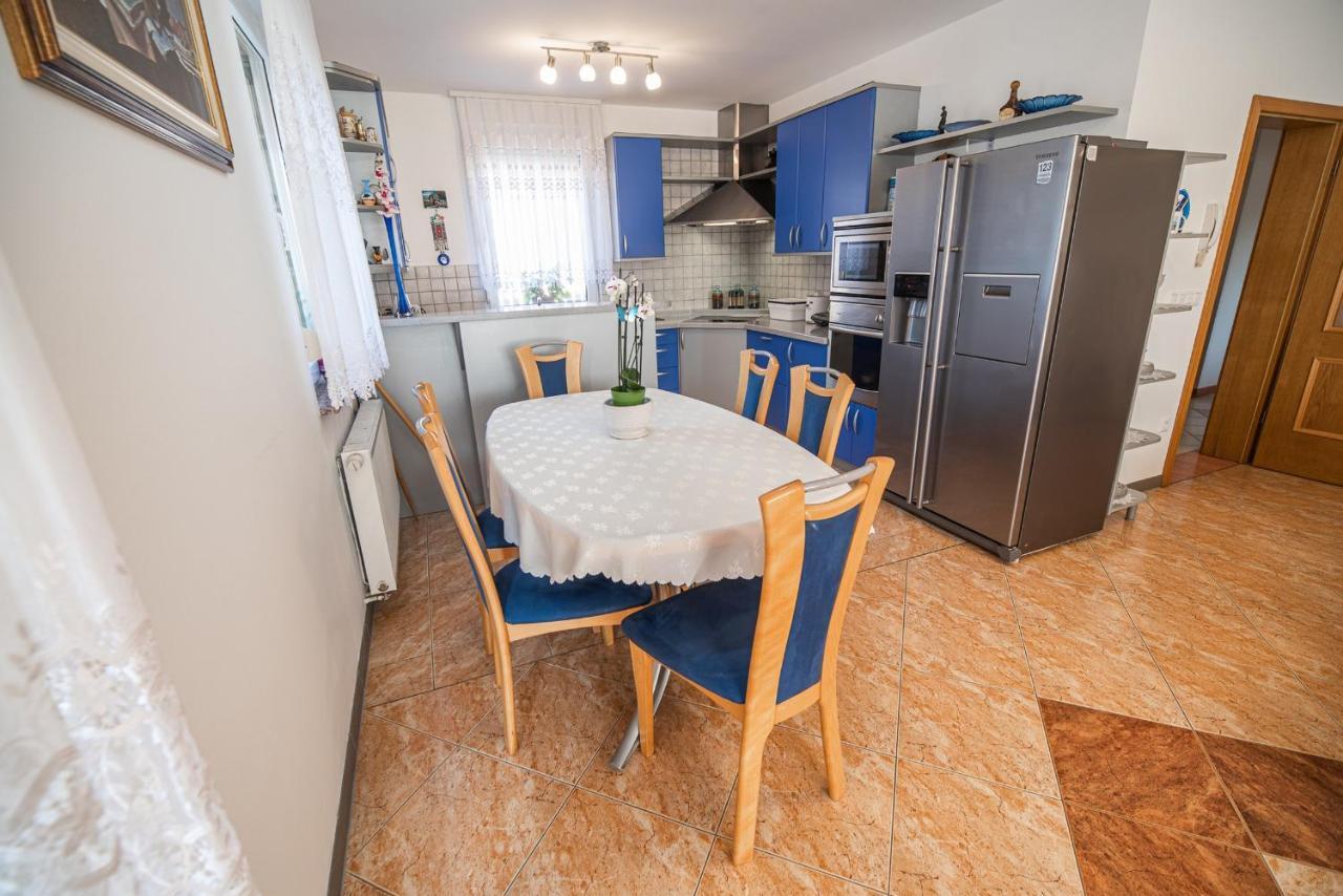 Apartment Zelimlje Skofljica Ruang foto